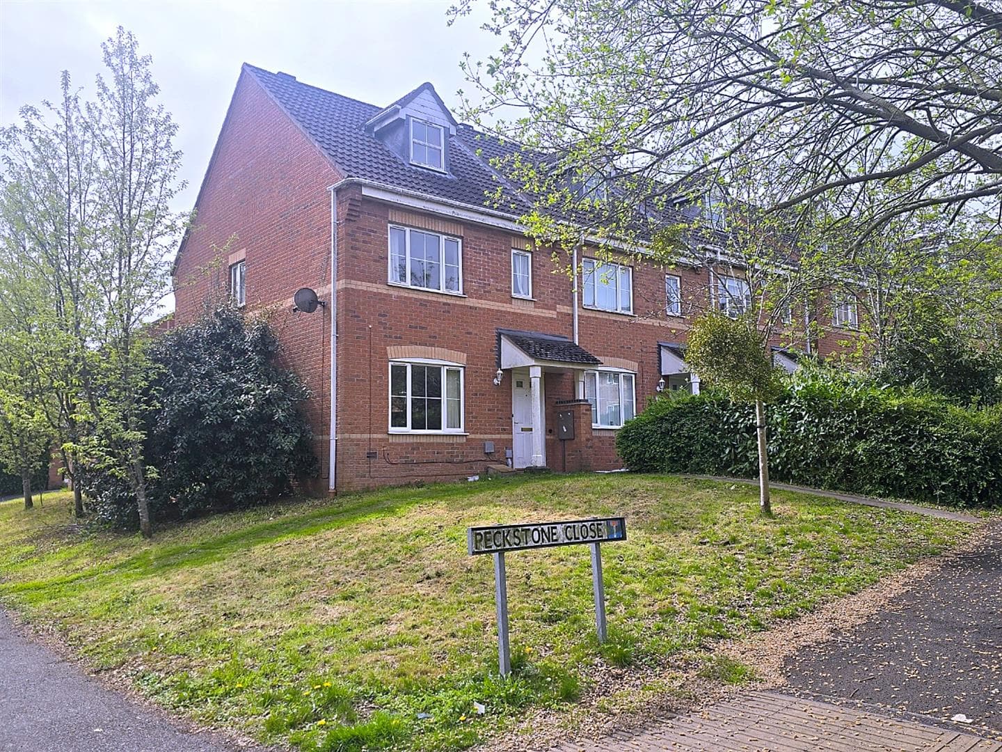 Peckstone Close, Parkside